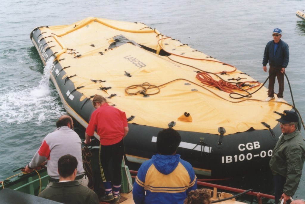 Decanting an oil spillage - Lancer Industries oil barge inflatables © Lancer Industries. www.lancer.co.nz